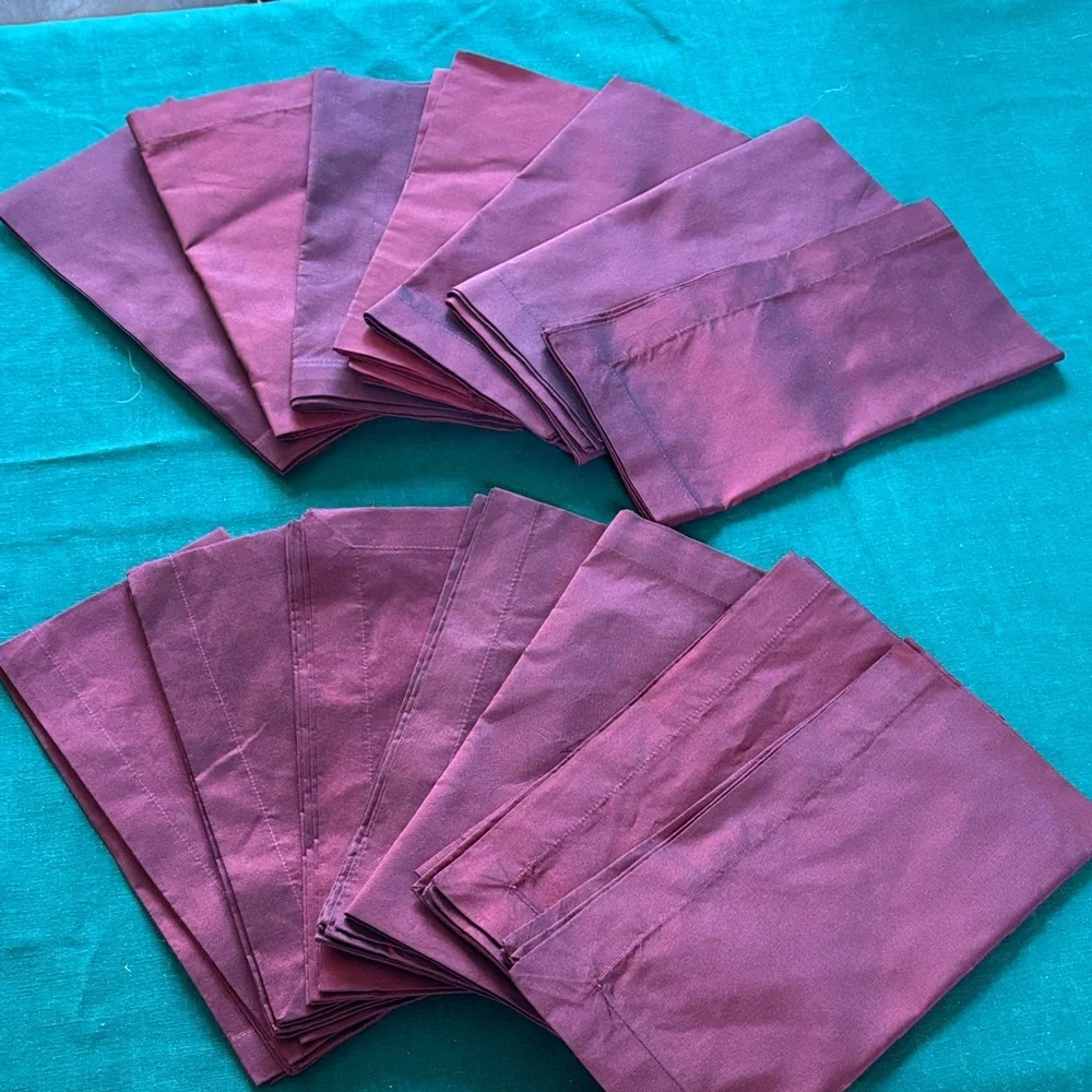 Crate&Barrel Strauss Burgandy Wine colored Napkins